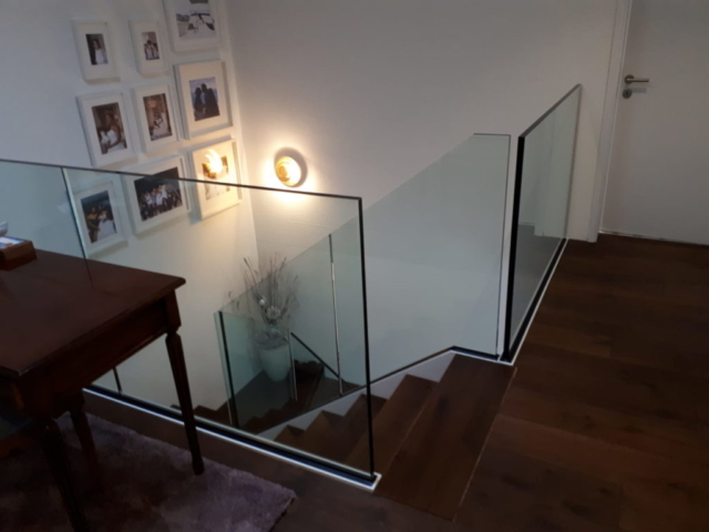 Minder_Zysset_Geländer_Ganzglasgeländer_023